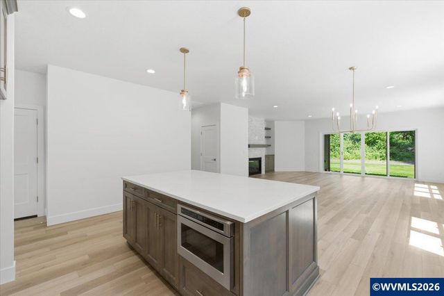 2147 NE Spitz Rd, Canby, OR 97013