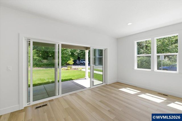2147 NE Spitz Rd, Canby, OR 97013