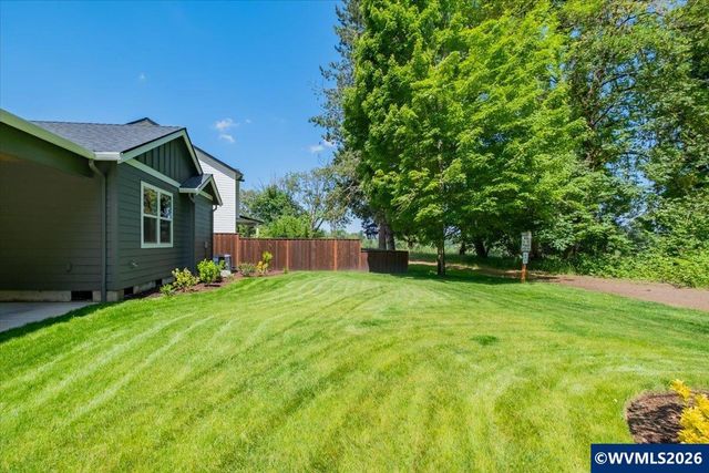 2147 NE Spitz Rd, Canby, OR 97013