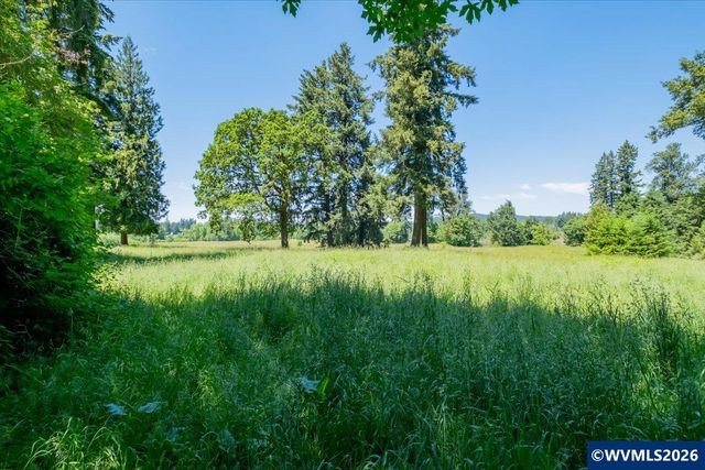 2147 NE Spitz Rd, Canby, OR 97013