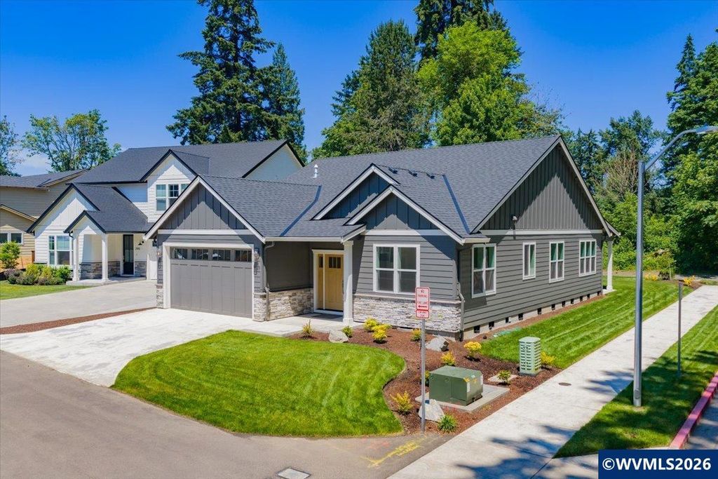 2147 NE Spitz Rd, Canby, OR 97013