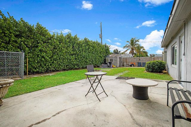 9278 Bloomfield Drive, Palm Beach Gardens, FL 33410