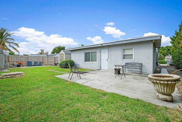 9278 Bloomfield Drive, Palm Beach Gardens, FL 33410