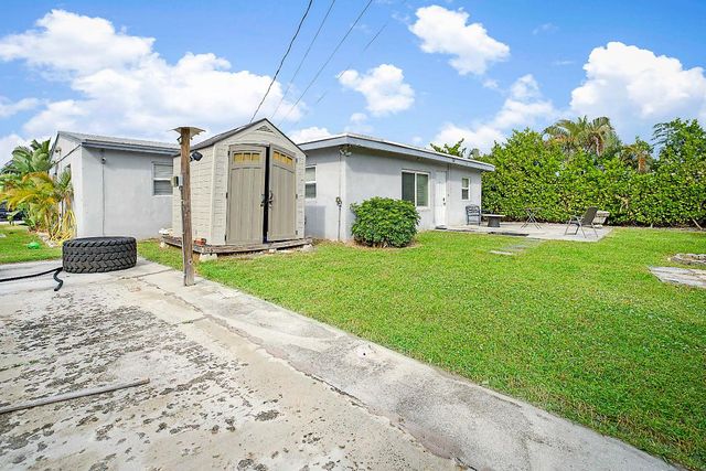 9278 Bloomfield Drive, Palm Beach Gardens, FL 33410