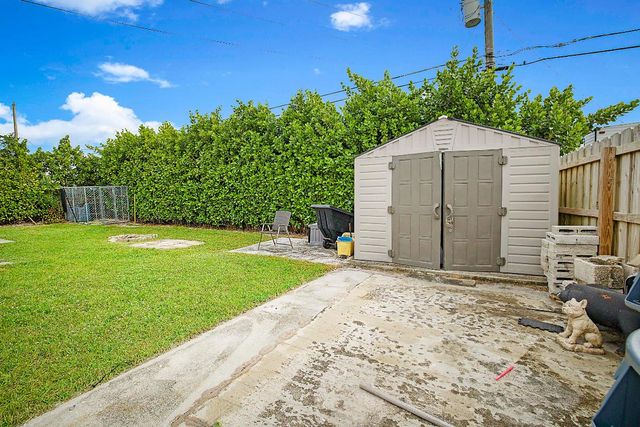 9278 Bloomfield Drive, Palm Beach Gardens, FL 33410