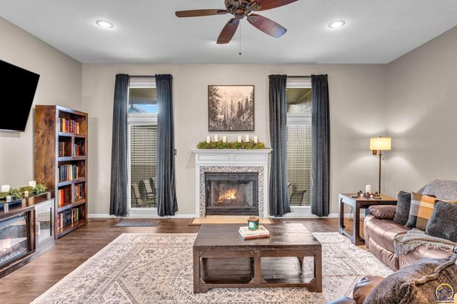 7710 SW 27th ST, Topeka, KS 66614