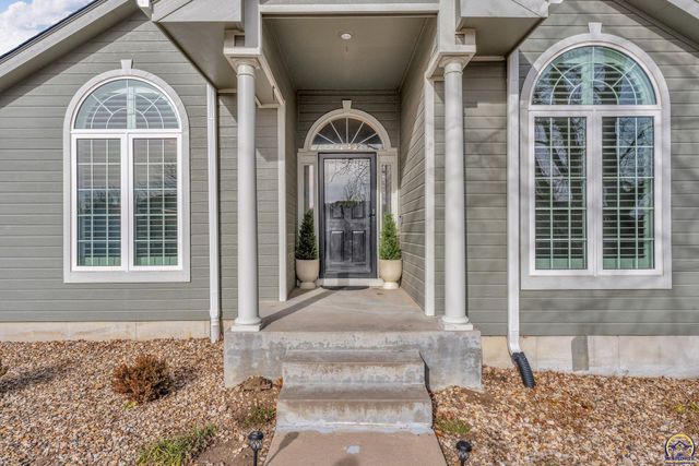 7710 SW 27th ST, Topeka, KS 66614