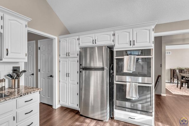 7710 SW 27th ST, Topeka, KS 66614