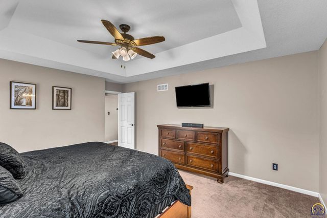 7710 SW 27th ST, Topeka, KS 66614