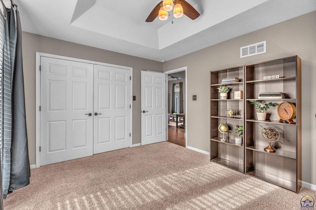 7710 SW 27th ST, Topeka, KS 66614