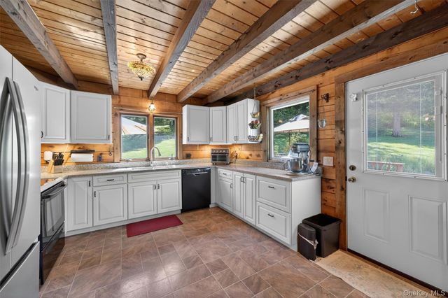 222 Bellvale Lakes Road, Warwick, NY 10990