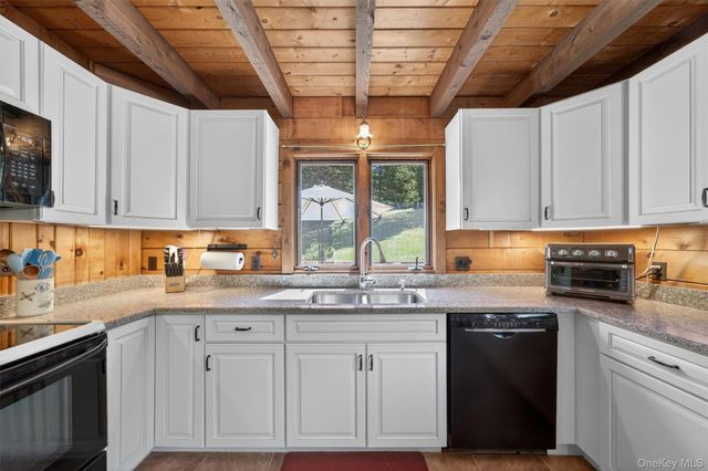 222 Bellvale Lakes Road, Warwick, NY 10990