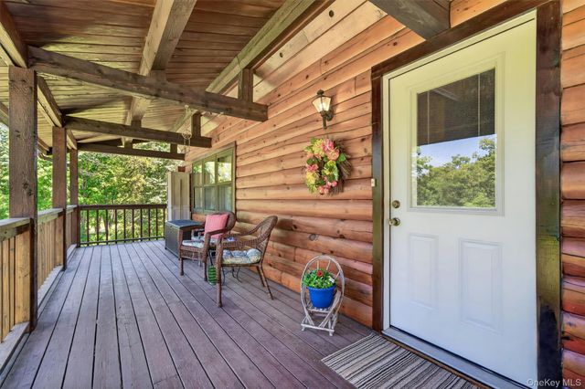 222 Bellvale Lakes Road, Warwick, NY 10990