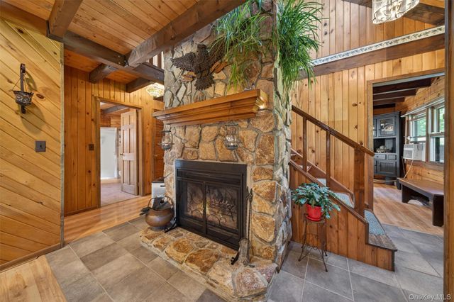 222 Bellvale Lakes Road, Warwick, NY 10990