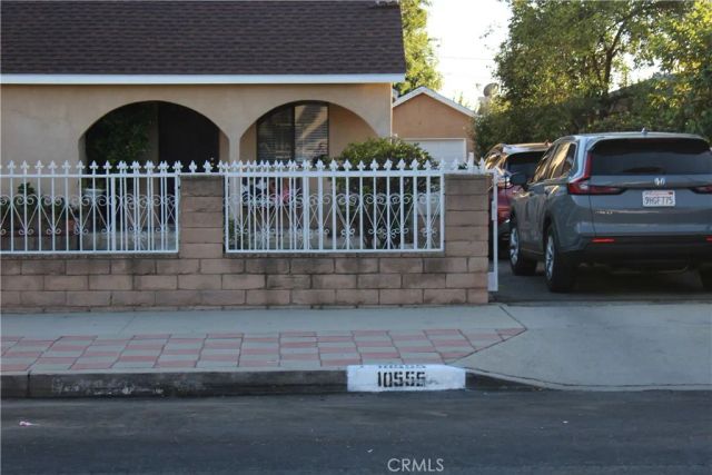 10555 CAYUGA, Pacoima, CA 91331