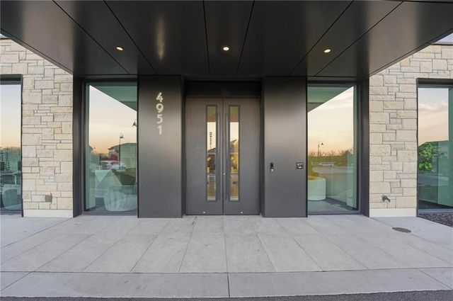 4951 W 134 Street 204, Leawood, KS 66209