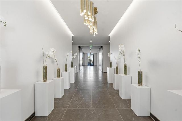 4951 W 134 Street 204, Leawood, KS 66209