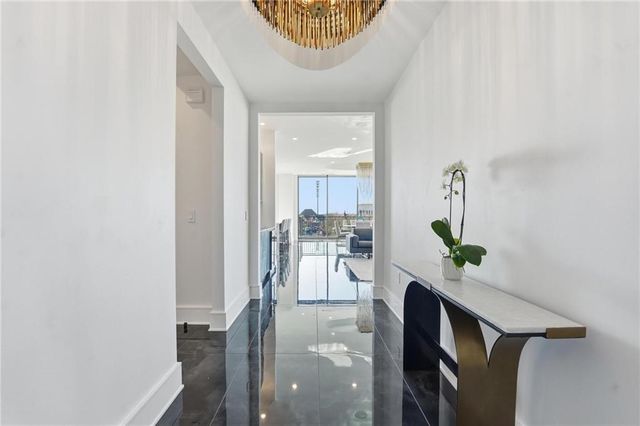 4951 W 134 Street 204, Leawood, KS 66209