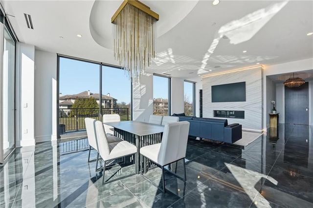 4951 W 134 Street 204, Leawood, KS 66209