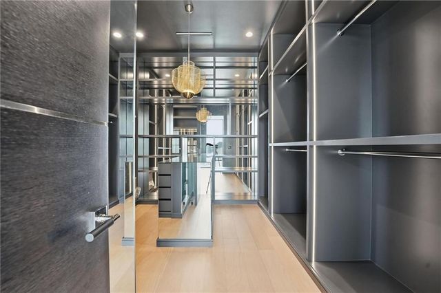 4951 W 134 Street 204, Leawood, KS 66209