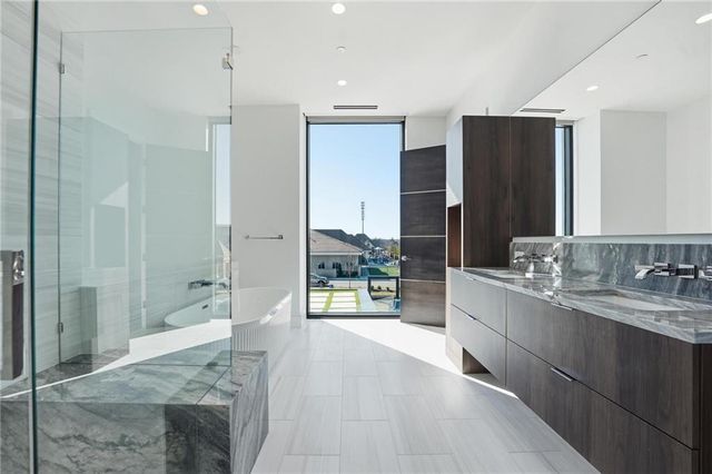 4951 W 134 Street 204, Leawood, KS 66209