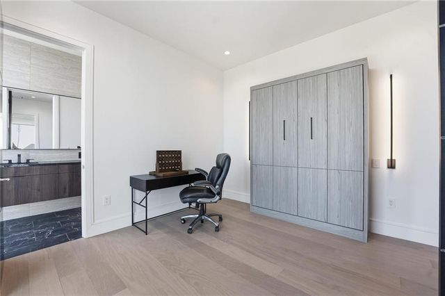 4951 W 134 Street 204, Leawood, KS 66209