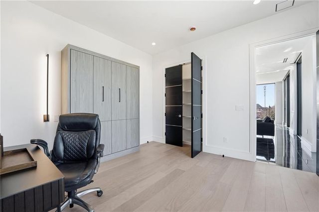 4951 W 134 Street 204, Leawood, KS 66209