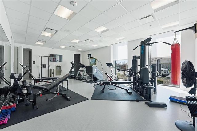 4951 W 134 Street 204, Leawood, KS 66209