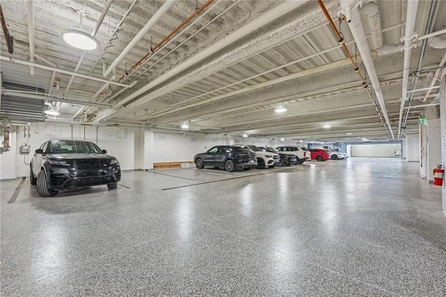 4951 W 134 Street 204, Leawood, KS 66209