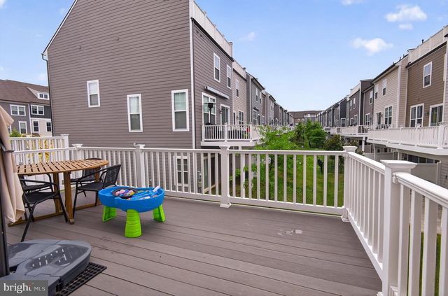 17926 WOODS OVERLOOK DR, Dumfries, VA 22026