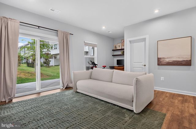 17926 WOODS OVERLOOK DR, Dumfries, VA 22026