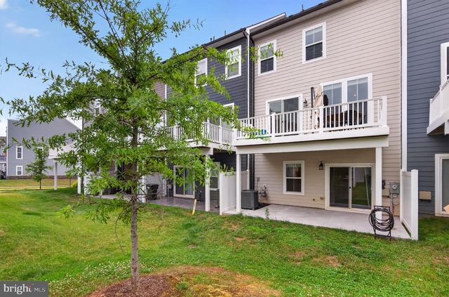17926 WOODS OVERLOOK DR, Dumfries, VA 22026
