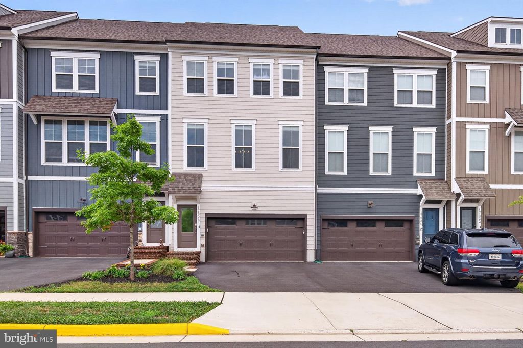 17926 WOODS OVERLOOK DR, Dumfries, VA 22026