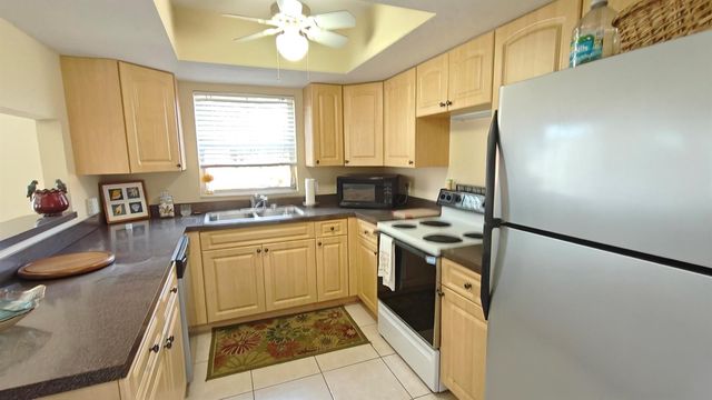 2950 SE Ocean Boulevard 37-6, Stuart, FL 34996