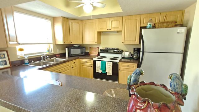 2950 SE Ocean Boulevard 37-6, Stuart, FL 34996