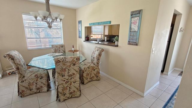 2950 SE Ocean Boulevard 37-6, Stuart, FL 34996