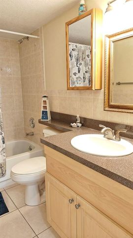 2950 SE Ocean Boulevard 37-6, Stuart, FL 34996