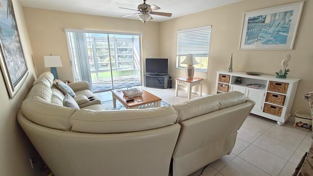 2950 SE Ocean Boulevard 37-6, Stuart, FL 34996