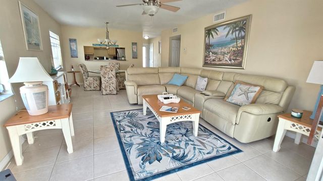 2950 SE Ocean Boulevard 37-6, Stuart, FL 34996