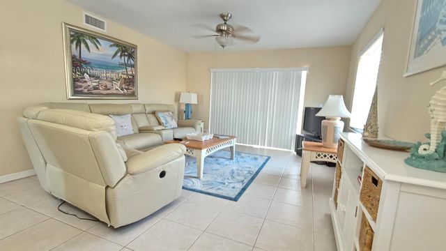 2950 SE Ocean Boulevard 37-6, Stuart, FL 34996