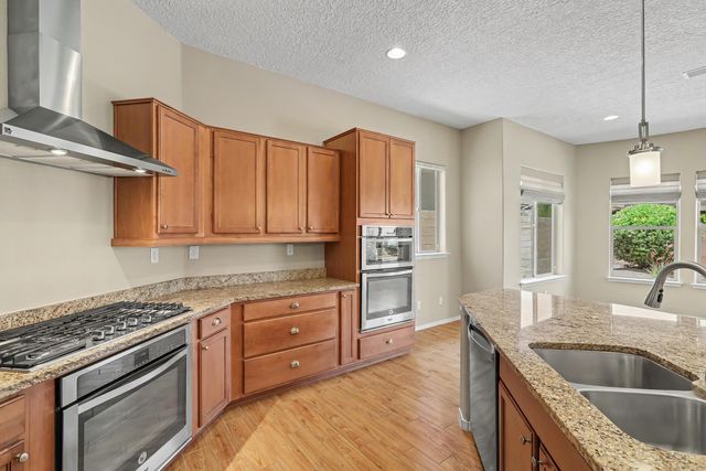 2332 Granite Mountain Loop NW, Albuquerque, NM 87120