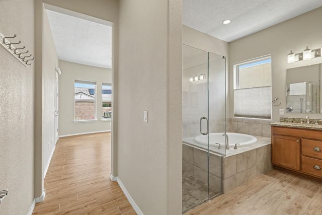 2332 Granite Mountain Loop NW, Albuquerque, NM 87120