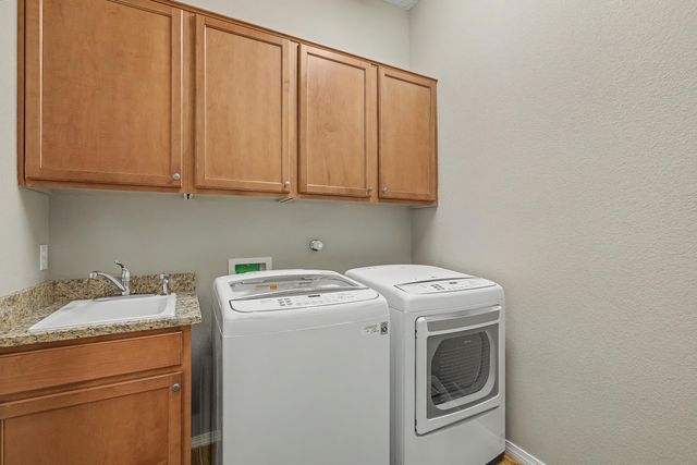 2332 Granite Mountain Loop NW, Albuquerque, NM 87120