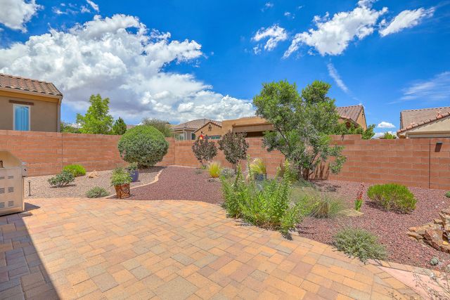 2332 Granite Mountain Loop NW, Albuquerque, NM 87120