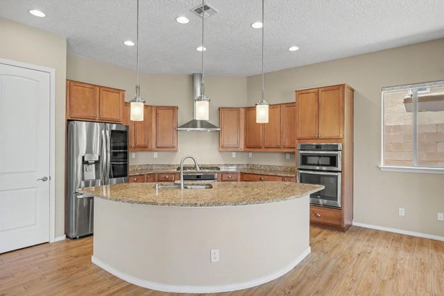 2332 Granite Mountain Loop NW, Albuquerque, NM 87120