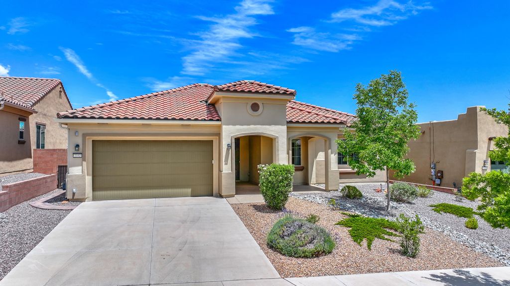 2332 Granite Mountain Loop NW, Albuquerque, NM 87120