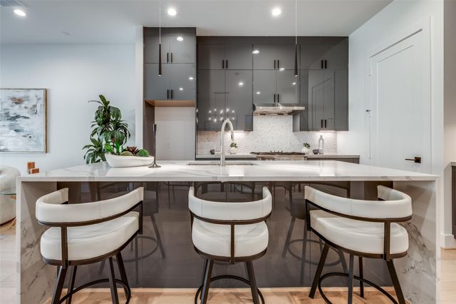 2410 Quenby Street, Houston, TX 77005