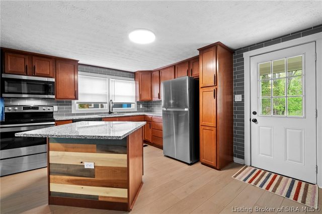 840 E Walnut Street, Corydon, IN 47112