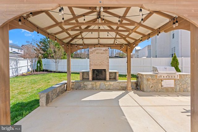 11602 N STAR DR, Fort Washington, MD 20744