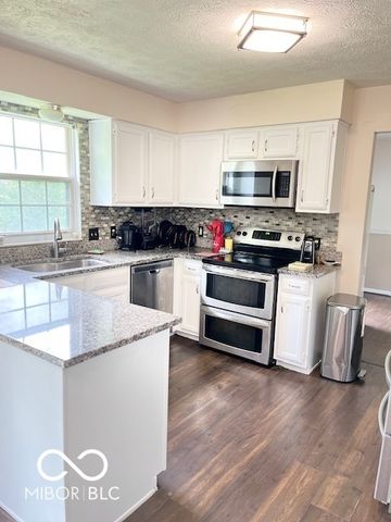 7313 Tappan Drive, Indianapolis, IN 46268